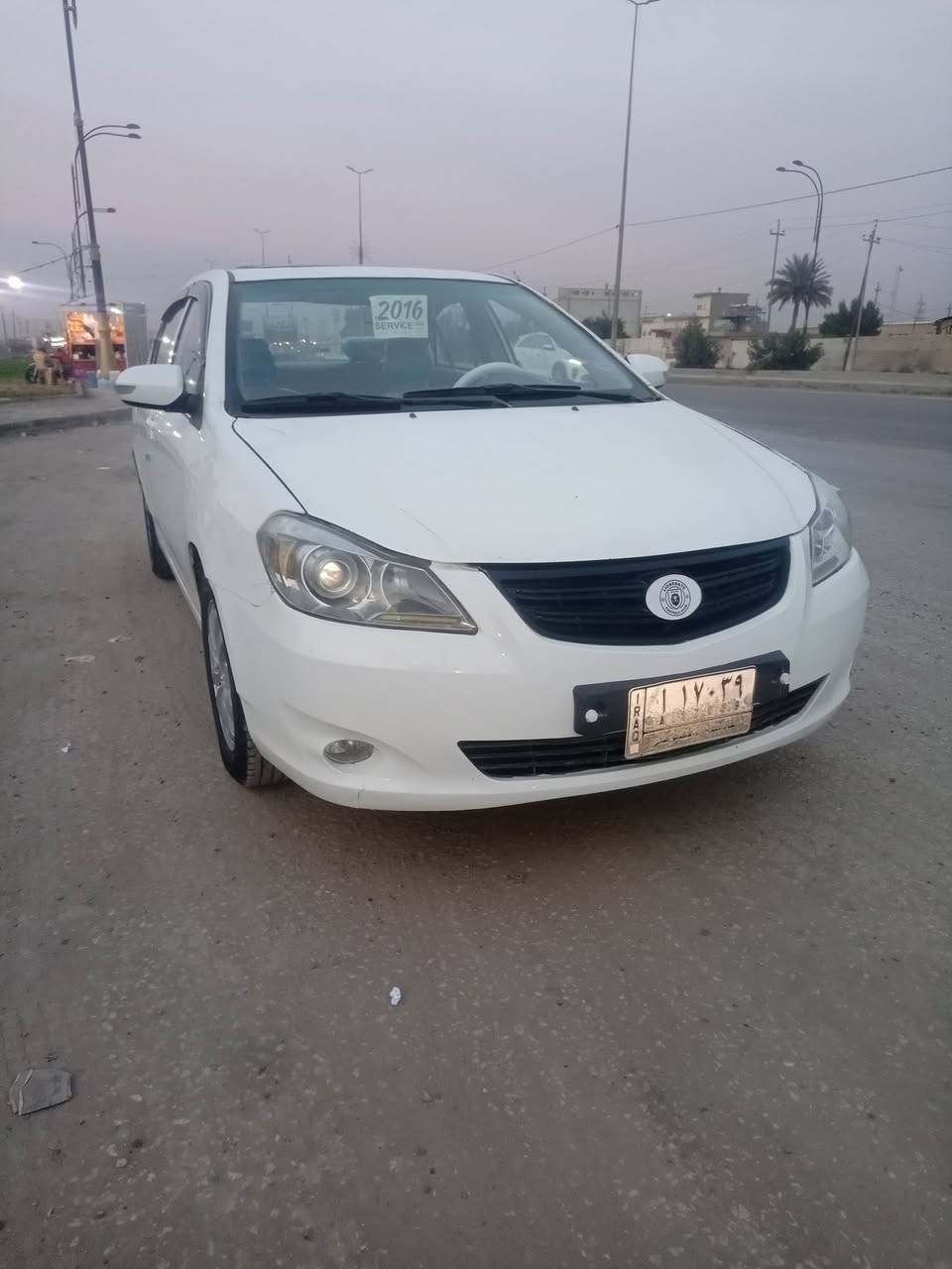 السلام عليكم بي واي دي 2013
سياره كفاله عامه طخه بصف الدور مال الباب بجهه وراء السائق مكينه وحداديه وتخم تاير كله جديد معروضه ب 43 وبيها مجال مكان السياره بابل والاستفسار على الخط 
***********
