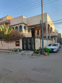 الثورة – المفوضية • ٢٤٠م • ركن على شارعين