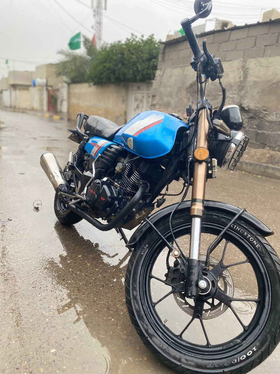 السلام عليكم دراجه دايوان لاتي 200cc موديل 2022شهر 8 ما ناقصها شي  جاهزه من كلشي دهن امزويل محدثه 2024 تاير خلفي جديد ما صارله هواي دسكات خلفي جدد عمبار خلفي جديد الدراجه ما ناقصها شي وخير من الله عنوان بغداد /العبيدي /***********
السعر 2350
