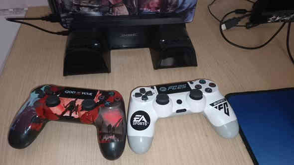 بلي فور اونلاين وياه غراض للبيع شلع، الغراض كالأتي :
بلي فور سليم اونلاين كامل هو و كيبلاته PS4 Slim
يدات البلي 2 وية كيبلاتهن + كيبلات اضافية
كيبورد على كد الأيد ار جي بي محترم
انارة نشرة LED وياها محولة ريموت 16 لون و 4 مودات
قرص اله الحرب GOD OF WAR
جهاز حماية شركة اسوار اصلي
داتا شو ميني بروجكتر دقة فول وتطلع صوت وصورة نظام اندرويد وايرلس و HDMI
نظارة واقع افتراضي VR بيها سماعة مدمجة و جهاز تحكم
ستاند بلي فور ماركة DOBE مع شحن يدات و 3 مراوح
ماوس MS139 + ماوس باد شكلين حجمين
تحويلة موبايل تايب سي تربط يو اس بي 3 + انترنت 
LAN
ساعة رقمية بيها ضوء على شكل بلوكة ماين كرافت
شفتات ببجي هاي هيج شمرتها ببلاش وية الغراض

ملاحظة : الغراض كلهن نظيفات وجديدات اني بية طبع اجيب الشغلة استعملها بس مرة وحدة لان ماعندي وقت هواي اكثر وقتي بالشغل لو بالدراسة بس هم حاسبهن بسعر المستعمل

التواصل : *********** واتساب + عالخاص
* ماعندي خدمة توصيل

سعر الشلعة 300 الف كاملة ما ابيع قطع
