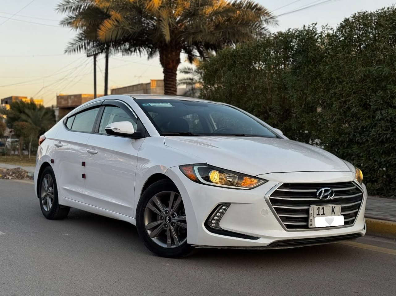 السلام عليكم
النترا ٢٠١٧ 

وارد امريكي

مكلف بل نشر 

الون أبيض 

رقم الشاصي مرفق بل صور 

بجم كبس بيها صبغ جاملغ خلفي وباب مبدل نفس الون

مواصفات

شاشة جبيرة

كشنات تدفئة

ستيرن تدفئة

محرك ٢٠٠٠ دوش

بلوجكتر لد

اشاير مري

كامرة خلفية 

حساس خلفي

تحكمات ستيرن

راردات جانبية

سيارة كلش حلوة ومرتبة

رقم بغداد الجديد بأسمي 

العنوان بغداد حي الجامعة

السعر ١٢٠ ورقة

الرقم ***********
