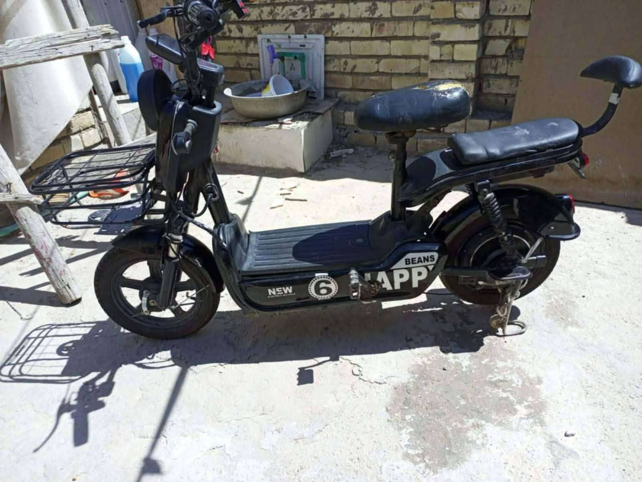 سلام عليكم للبيع باسكال شحن المكان الزعفران أربعة شوارع كهربائيات شغال بس السكليتر متمشي السعر 150 الرقم ***********
