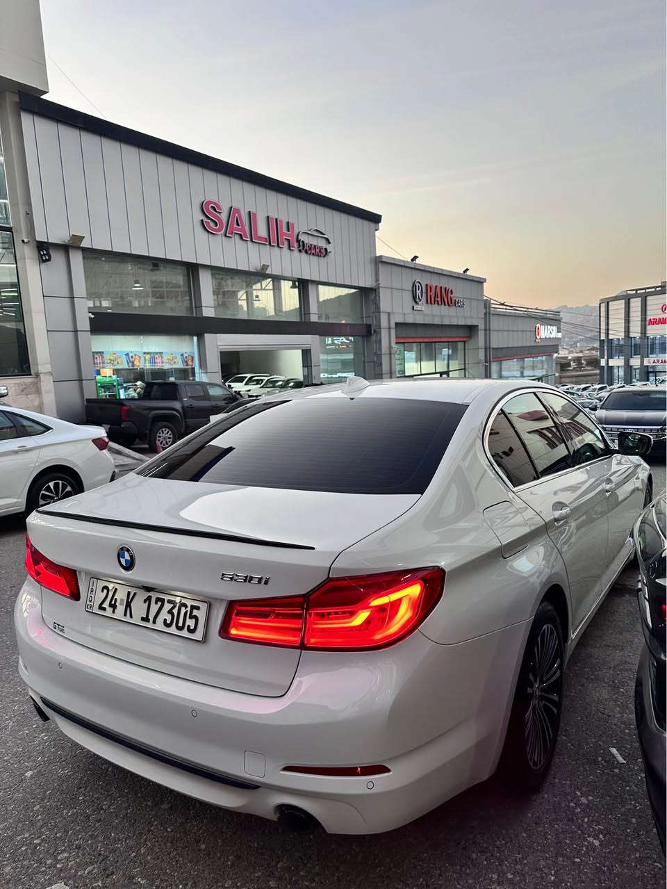 رقم السيارة : دهوك

موقع السيارة : دهوك 

نوع السيارة : BMW 530i 

موديل السيارة : 2019 

المسافة المقطوعة: 99 الف ميل 

مواصفات:

بصمة تشغيل 

بصمة ابواب 4 دخول ذكي 

كراسي بيجي جلد كامل 

دشبول والابواب مطعم بفورميك 

كراسي تدفئة وكهربائية وخزن وضعيات 

صندوك كهربائي 

فتحة سقف 

رادار خروج عن المسار 

رادار نقطة عمياء مري 

ستيرن كهربائي 

شفتات ستيرن 

مودات قيادة سبورت نورمال ايكو 

نظام الاوتو ستوب 

نظام الاوتو هولد 

مرايات كهربائيه 

حساسات اماميه خلفيه 

تبريد مركزي قطعتين 

ملاحظات: سيارة كلين داخله شبر جاملغ خلفي كلير + BDR بسيط سيارة جديدة وسعر مناسب 🔥

للأستفسار :

***********

*********** دهوك, العراق
