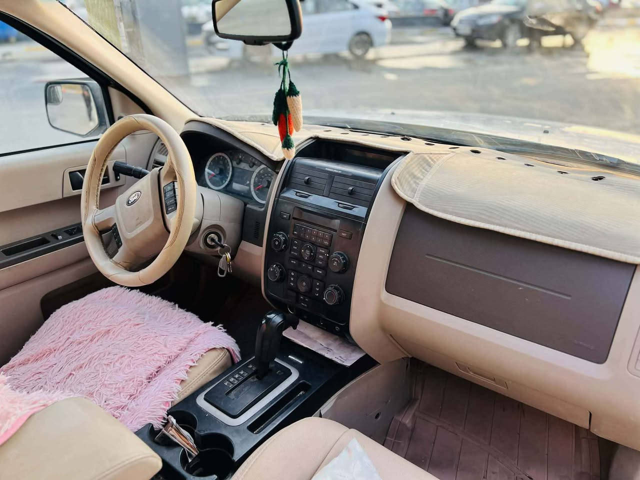 فۆرد ئیسکەپ 2011 نیو مواسەفات
دوو سیوچی لەگەڵە 
4پستن تاک ئەکسل 
چوار جام کارەبا توڵی سەقف 
ئۆتۆماتیك
ژمارە سلێمانی
سەنەوی و هەززەی بەسەر چووە
چوار تایەی نوێیە
١٤٩ هەزار ڕۆشتوە
گێڕو مەکینەی بە شەرت تەبریت بەشەرت 
تەقەو ڕەقەی بەشەرت 
یەک دەرگای بۆیاخە سۆنەرم داناوە 
بۆ نرخ پەیوەندی بکە 
ناونیشان سلێمانی 
ژ.م/*********** السليمانية, العراق
