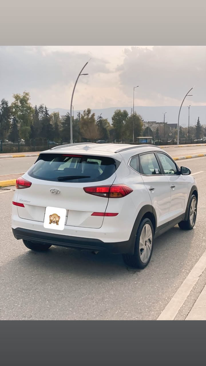 بي بوياخ بي سارد له سه ر ده قي شه ريكه ماوه ته وه  كامل سيرڤس كراوه 
گير مه كينه كاره باي به شه رت 
به ناوي خومه وه 
***********
يه ك ده سته سه ياره كه  هه موو گياني له سه ر ده قي شه ريكه ماوه ته وه شربازهير, السليمانية
