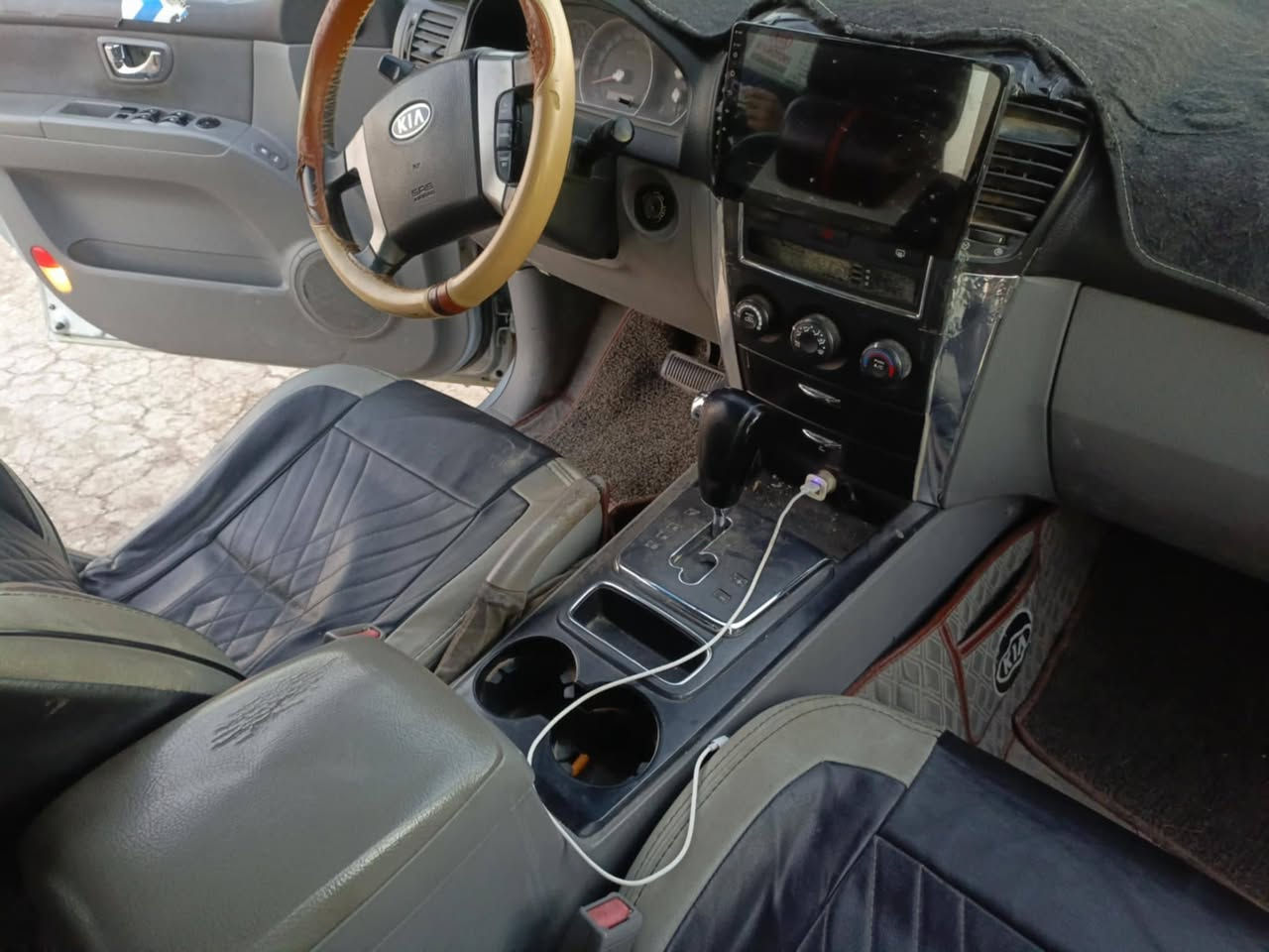 سورنتو2007 بنيد صبغ اثر جراد وليسه حادث السياره جاهزه مذب عليها الف 85وبيه مجال حك الجيه مكاني بابل قرب العلويه شريفه ع ***********
