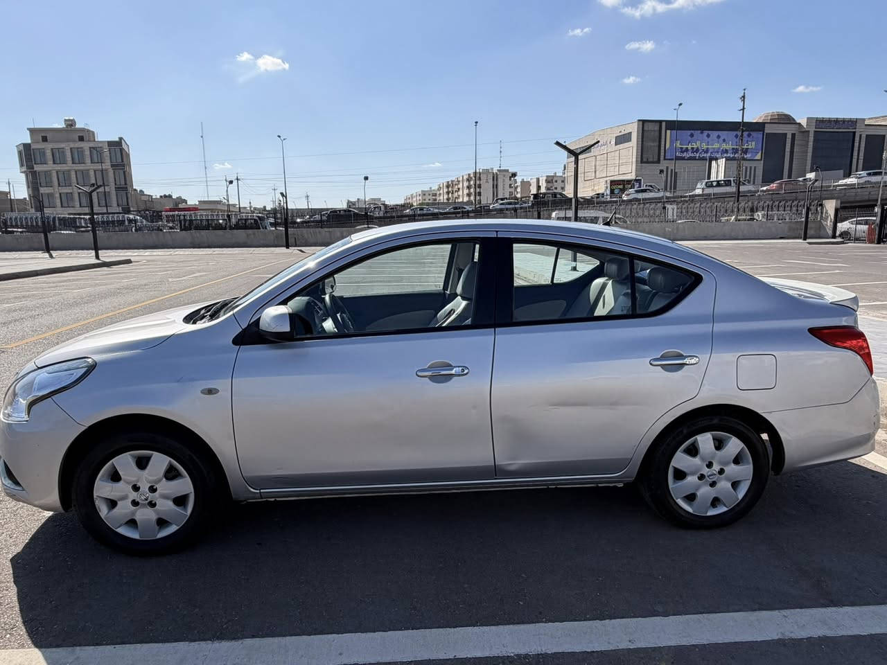 نيسان صني هندي 2023
ماشية 38 الف 
رقم اربيل كفالة عامة باسم الشركةATB تحويل ثاني يوم
مكفولة من الصبغ❌ والبارد❌ والتبديل❌
كير محرك مكفول
شاشة✅ 
كاميرا وحساسات✅
اشارات بالمري الجانبية✅
مقاعد جلد✅
تبريد فول 
السعر 120 ورقة
المكان بغداد/حي اور
للاستفسار فقط على الاتصال(يوجد واتس اب)
***********
