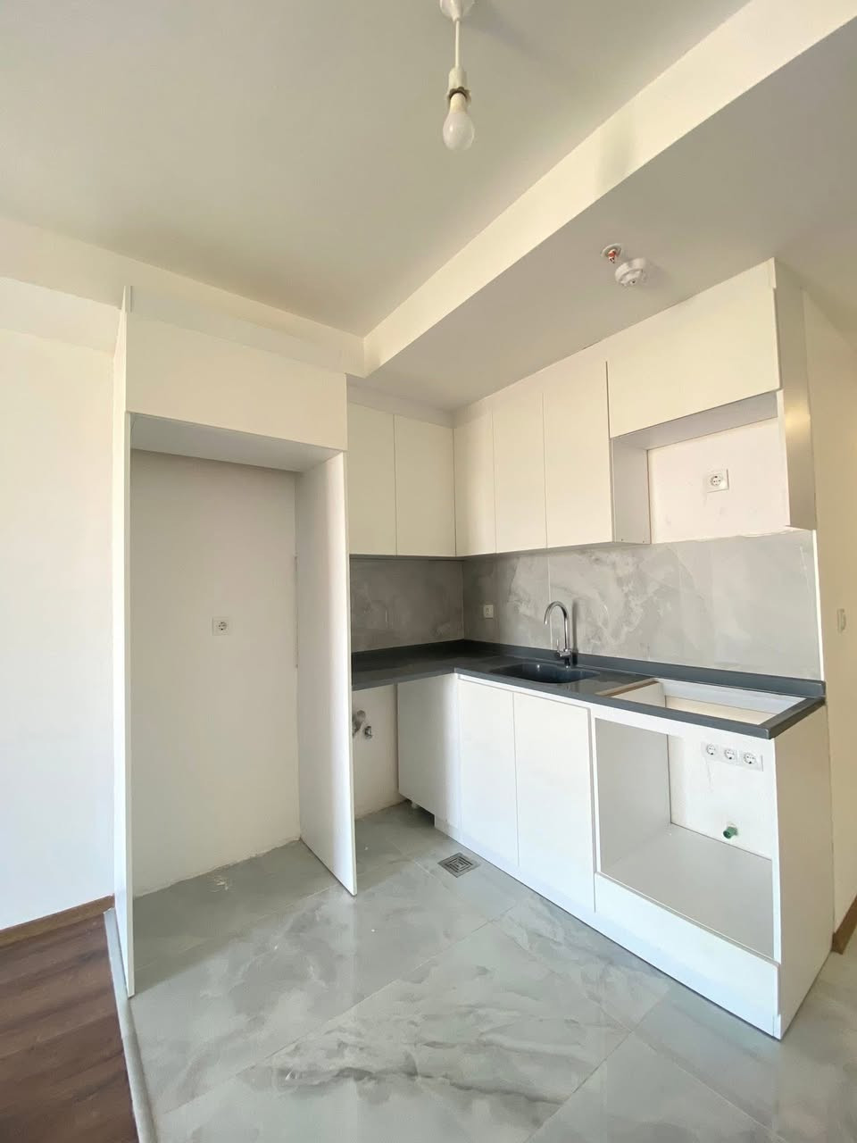 امپاير پيرل
للايجار / بۆ کرێ

0+1 استوديو 

55م

يوجد شقة موثث و بدون اثاث 

ل تواصل واتساب

0750 099 89 89

عقارات مۆنیتەر Monitor Real Estate
