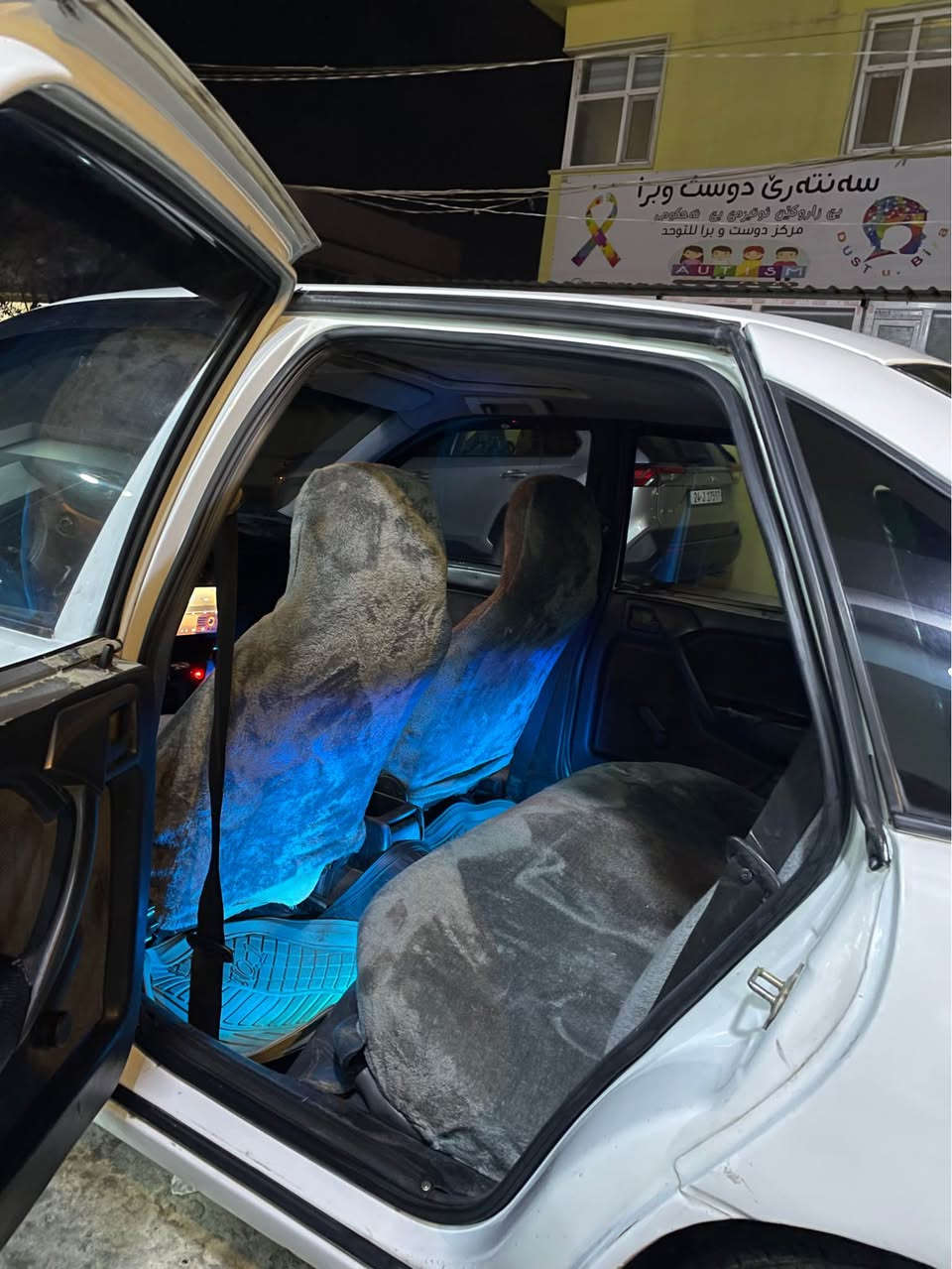 فيكترا 1992 
11 وةقةرة غرامة لسةر 
موديل 1992 
رةنگ سپي 
بي زةربة بي صبغ هندةك قلم و تعديل خفيف لي هةنة
سيارة فول پاقژة و جاهزة كامل هةمي تشتي وي بةدل كري و جاهز كري 
سيارة فول مواصفات  
گير توماتيك 
سلايت 
جاميت سينگي كاهرةباي 
گيرو مةكينة ب شرت 
فول فولة سيارة 
هةيكةلي وي زيدة پاقژة 
رقم دهوك 
سعر 47 و مةجال 
Call : 0750 8589068 
Call : 0750 0089885 دهوك, العراق
