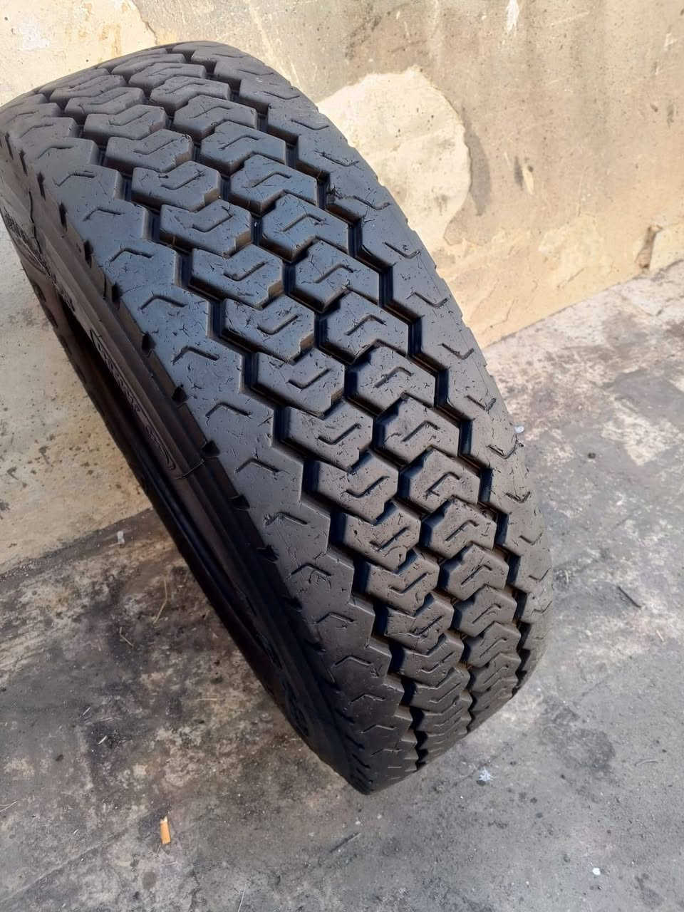 فردت كوشوك تيوبلس قياس 235/75/17.5نوع دبل كويين تاريخ الصنع 25مع جنطها 11857 07817


**إذا كنت صاحب هذا الإعلان وتريد حذفه لأي سبب، رجاءا أرسل رسالة إلى الدعم الفني**