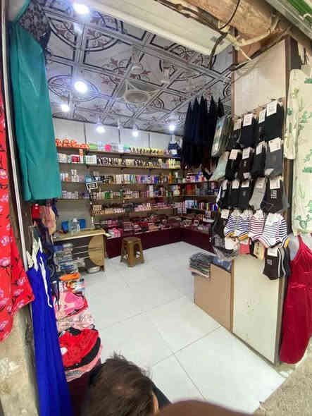 سلام عليكم اخوتي المحل للبيع كامل ملحقاته من سبلت وكلشي محل مناقصه شي رايده ب9 مليون قفل عنواني ناصريه شارع النيل رقمي *********** ناصرية
