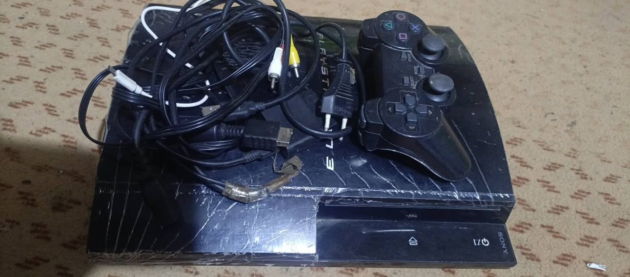 بلي 4 للبيع 
140 بي مجال قليل


**إذا كنت صاحب هذا الإعلان وتريد حذفه لأي سبب، رجاءا أرسل رسالة إلى الدعم الفني**