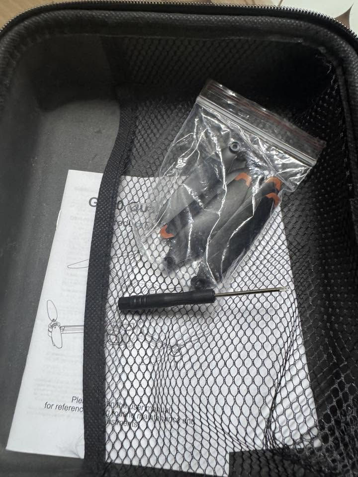 درون gt50 مستعمله كم ساعه فقط
جوستك شاشه ذكيه كامره متحركه  

طيران ثابت + طيران بطئ+ طيران سريع + تفاصيل الريموت

دبل بطاريه + مراوح احتياط 

السعر ٩٠ وبيه مجال بسيط 

***********

الابتعاد ٥٠٠ 

الارتفاع ١٥٠ متر 

تصوير 4K
