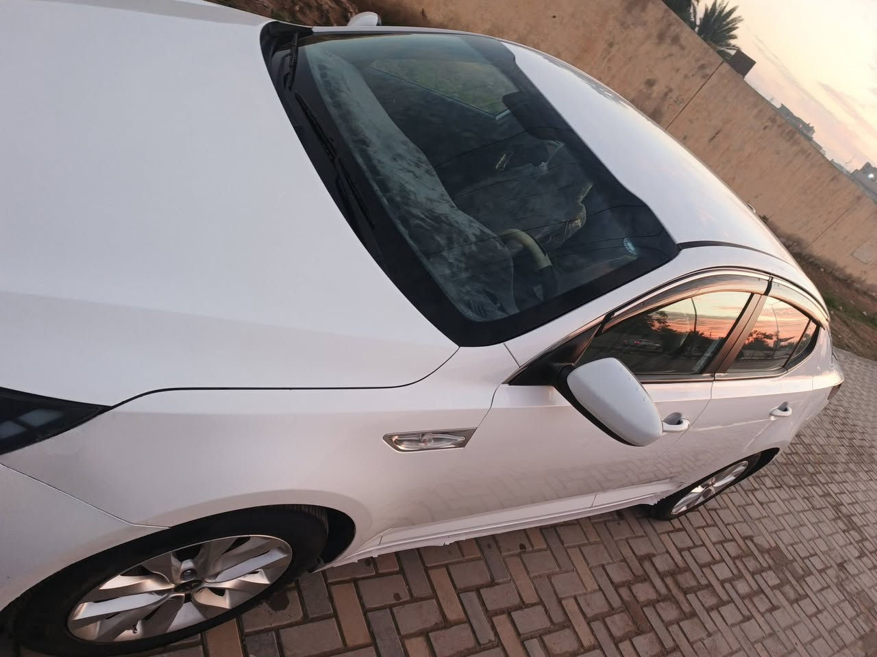 السلام عليكم. تم اعادة النشر بسبب الوعود الكاذبة
اوبتيما ٢٠١١ مكينه ٢٠٠٠ دوش وارد كوري 

السياره جاهزه متصرف عليهه ربع كير ومكينه كفاله

رقم أربيل السنوية مجدده قبل اسبوعين باسمي يعني تخلص من دوخه الكردي تريد وكالة تريده تحويل 

السونار اليوم سويته مرفق ويا الصور 

سياره خير من الله شغل واطلع ممخلي بيهه نقص 

مكان السيارة/واسط/قضاء النعمانية

السعر ١٢٠$

للاستفسار ***********/***********
