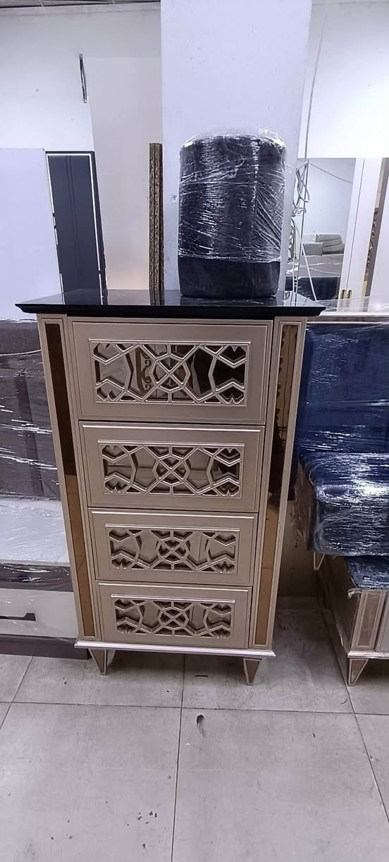 السلام عليكم .غرفة نوم تركية نفرين 8.قطع مستخدمه.شد ونقل مجاني  -العنوان حي البكر .قرب محطة ايلاف.التواصل عبر الارقام التاليه فقط..
***********
‏‪0775 855 3083‬‏
***********
