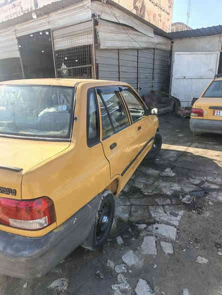 السلام عليكم سايبه موديل 11 مصفره هي غرامات السنويه 28 كير مكينه مكفولة صدر نظيف تخم تاير نظيف سعره 18 ورقه وبيها مجال  العنوان بغداد الزعفرانيه قرب جامعه الصدرين رقم الهاتف ***********
