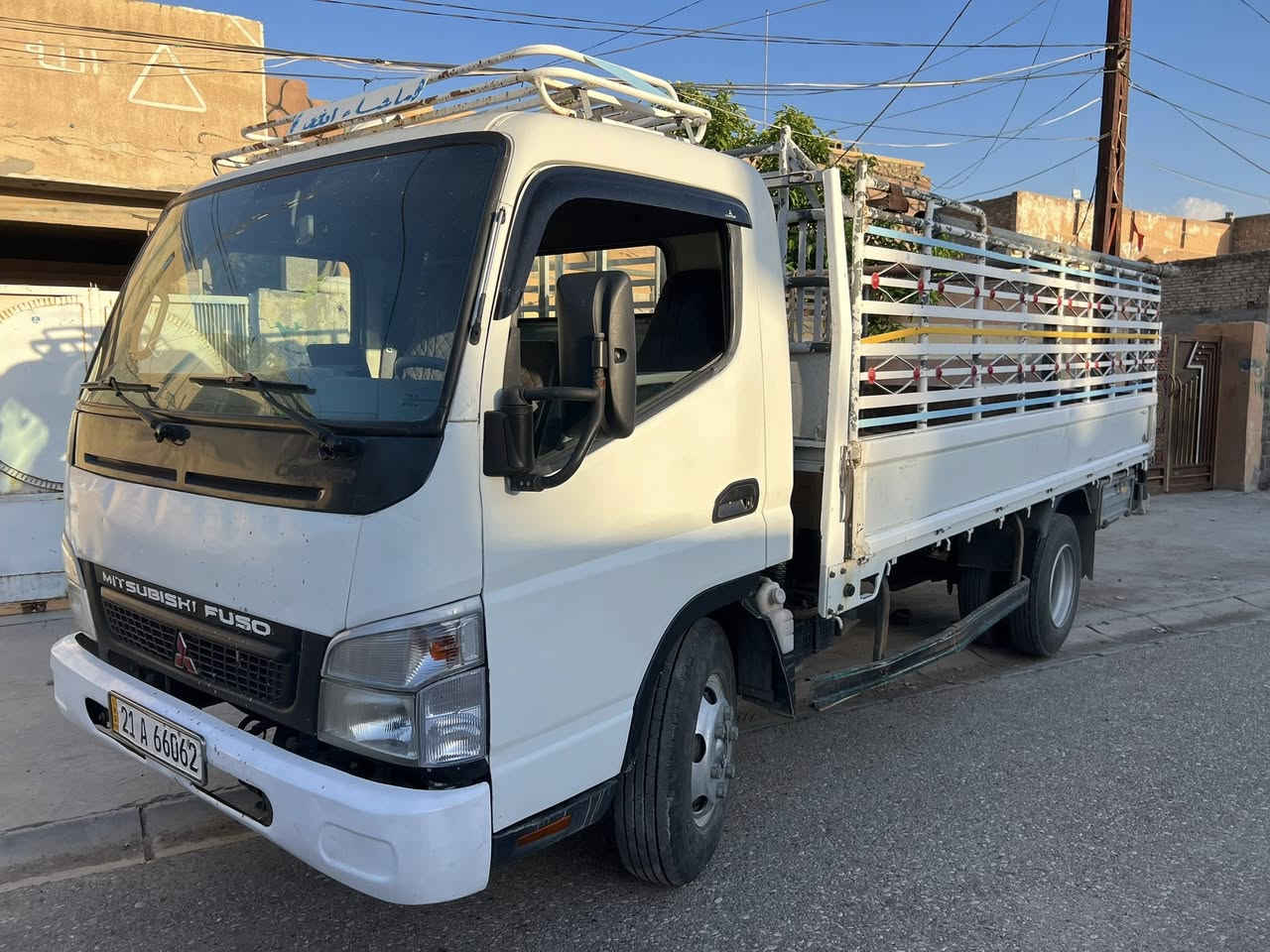 السلام عليكم كنتر موديل 11 بيها باب سايق بدون دواخل  تانكي 200لتر تبريد ثلج  سياره جاهزه سعرها 165 وبيها مجال 
***********
