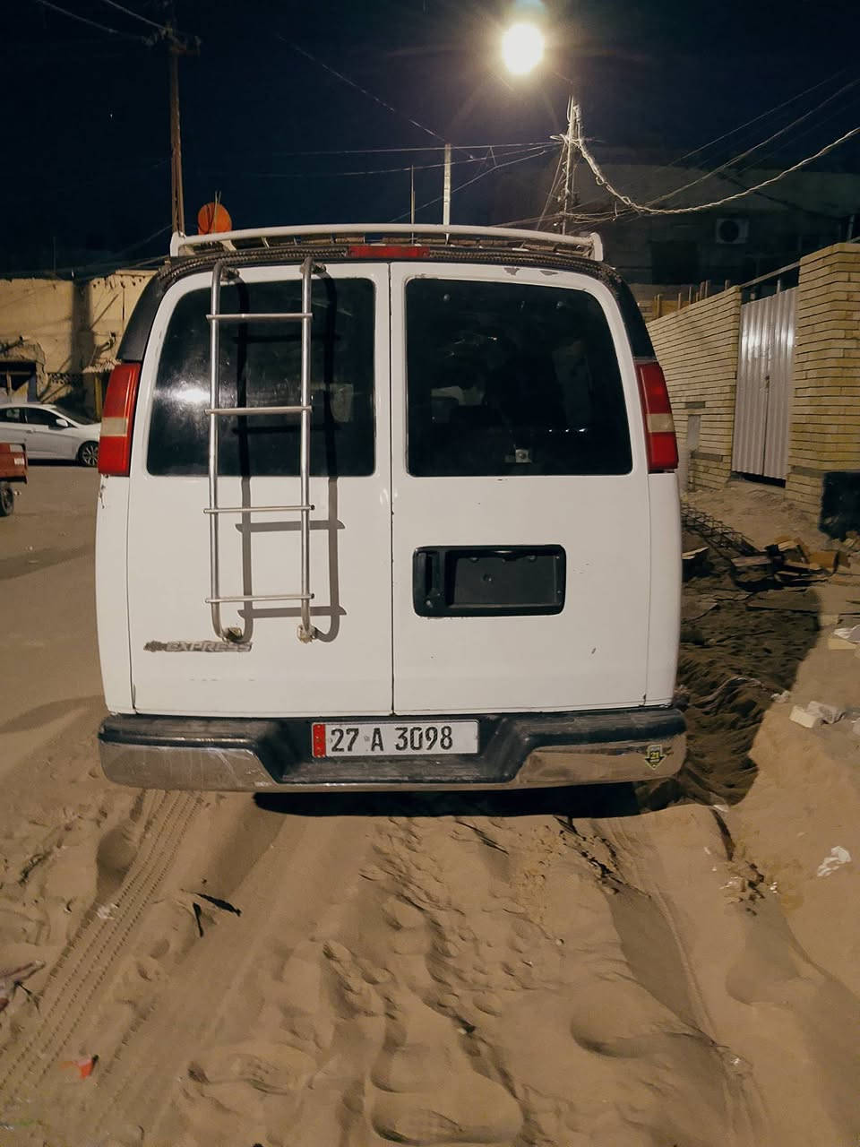 سلام عليكم
فإن سفانه موديل 2007 رقم انكليزي سعر 85 و بيه مجال 
الرقم ***********
