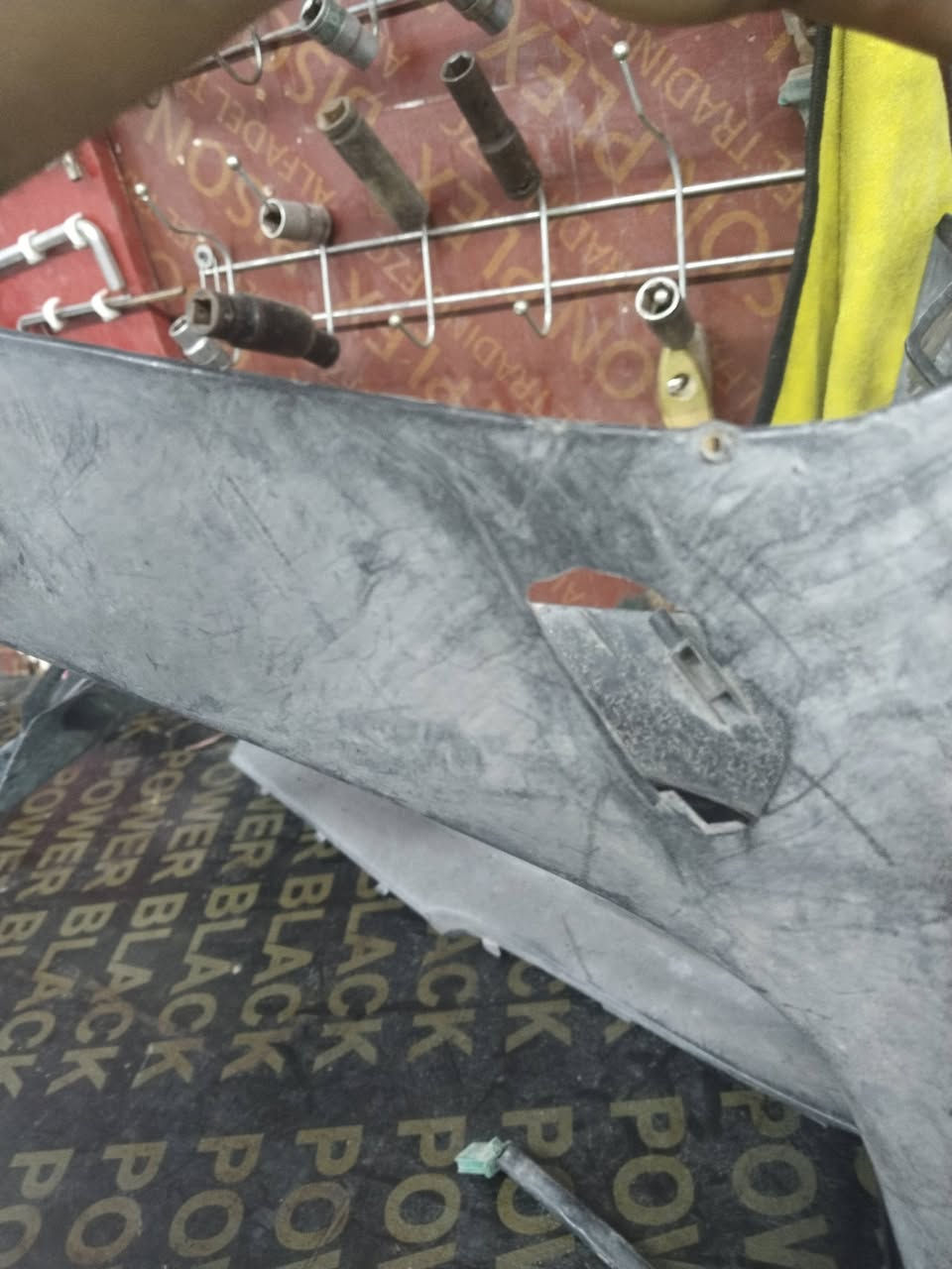 لحيه وترايش ملح كلش بس لحيه بيها هي فتحه صغيره وضافير عدد ثنين مال رمبه كلهن ماكس عدله توصيل موجود ***********
