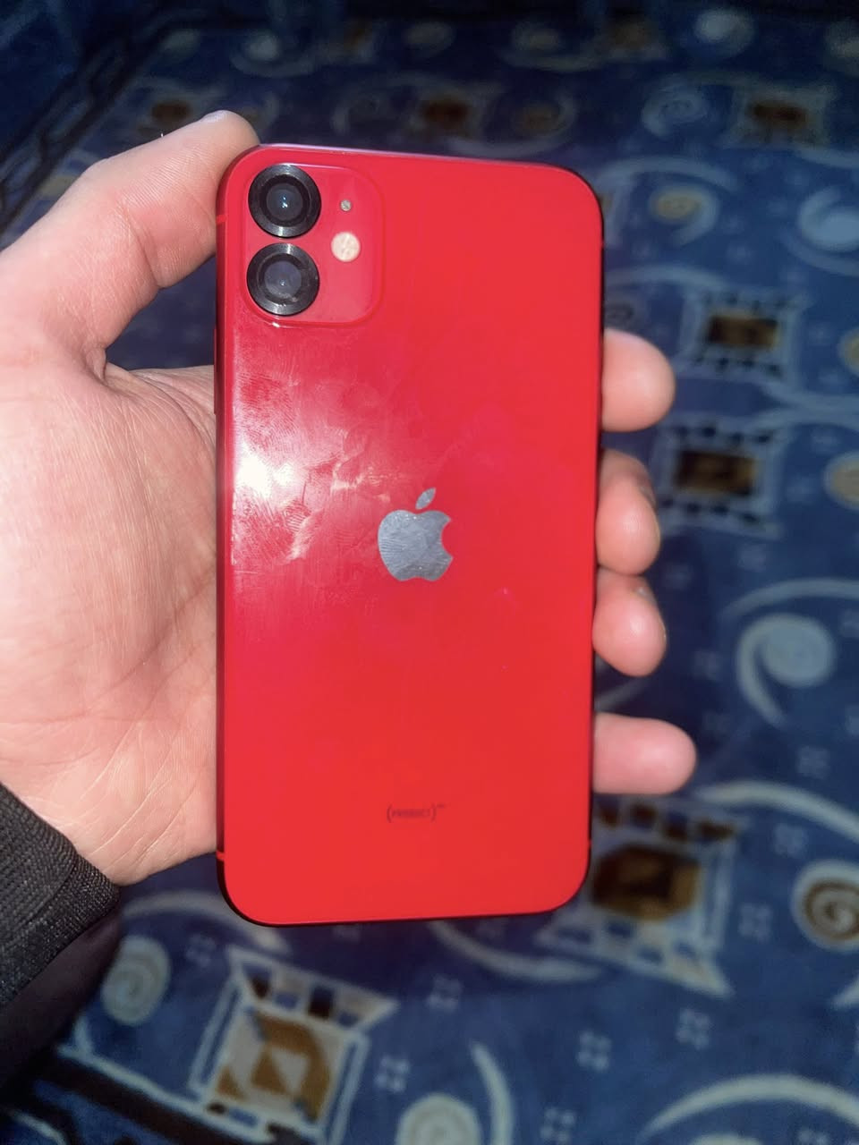 لبيع  أيفون 11عادي نظيف بس مرفوع بطارية السعر على الخاص ***********  واتساب
