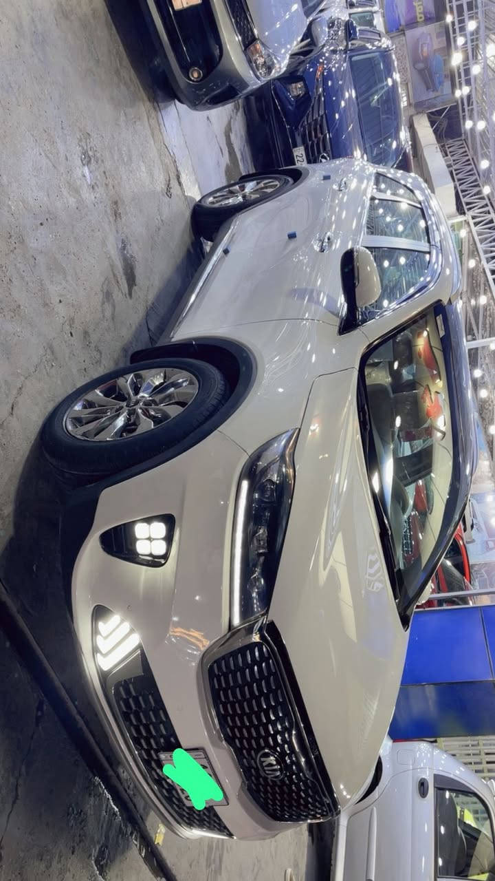 سلام عليكم كيا سورنتو موديل ٢٠١٨ فول موصفات ٦ سلندر  بانوراما  جنطه كهرباء  حساس امامي وحساس خلفي وكامره دواره لد صباحي بردات خلفيه كراسي كهرباء 
مري ترحيب السياره بيها ربع جاملغ امامي مصبوغ فقط 
موقع السياره بغداد معارض البياع 
هـ ***********
