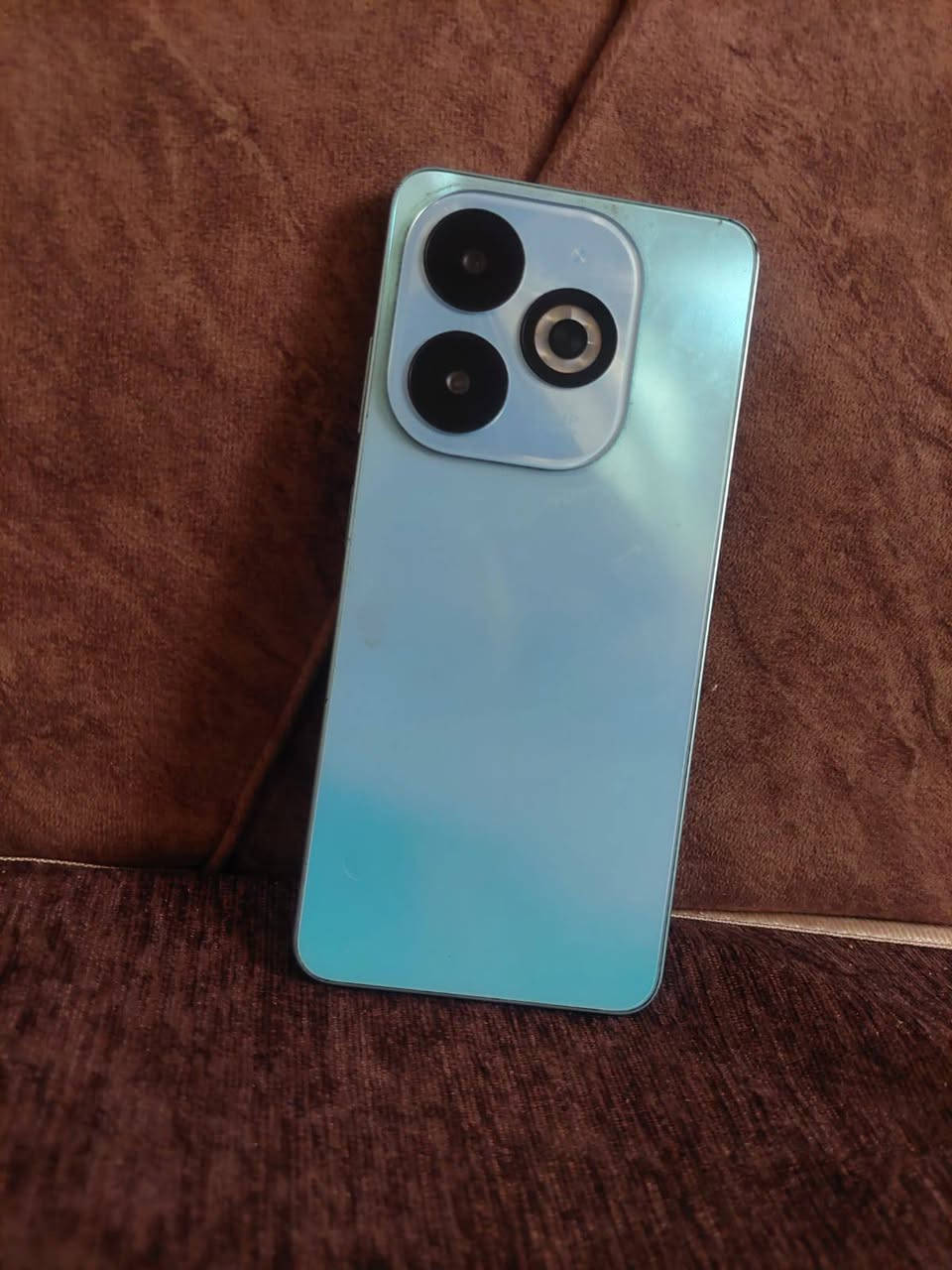 للبيع موبايل Infinix Smart 8 Pro
📱 الحالة: نظيف وجاهز للاستخدام
المواصفات:
كاميرا أمامية: 13 ميگابكسل
كاميرا خلفية: 50 ميگابكسل
البطارية: 5000 mAh
الذاكرة الداخلية: 256 جيجابايت
الرام: 4 جيجابايت + 4 جيجابايت افتراضية
يدعم شريحتي اتصال
💰 السعر: 100,000 دينار عراقي
📍 المكان: بغداد – حي البساتين
📞 رقم الاتصال: ***********
