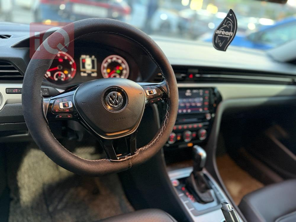 فولكس واگن باسات 2021 SE
المحرك 20.T

ماشية 52الف ميل 

حادثها باب خلف السائق وجاملغ وبونيد ورصعة بالسقف بالتحميل

الرقم سليمانية 

المقاعد جلد

مواصفات: 

بصمة

كامرة خلفية

تحكم المنحدرات

تحديد مسار

فتحة سقف

شاشة carplay & android

مستشعر وقوف

تدفئة المقاعد

التحكم التلقائي في درجة حرارة 

نظام بدئ التشغيل

نضام فرملة الطوارئ

مصابيح امامية زينون 

مصابيح خلفية LED

رادار امامي خلفي

رادار جانبي نقطة العمياء

السيارة باسمي 

التواصل ***********
