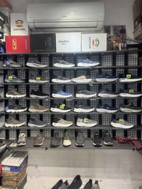 ديكور محل أحذية للبيع اي استفسار الاتصال07703955893