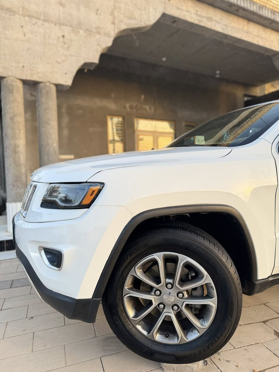 اللهم صلي عل محمد وال محمد#jeep_جيب موديل 2014 بانزين عادي المرغوب رقم بغداد بأسمي شخصيا مشروع وطني سنويه لغايه 2030 تحويل او وكاله حاضر مكفوله من الضربه والحادث والتبديل ( بيها صبغ جاملغ امامي وربع البنيد فقط) بدون دواخل شواصي ولغود كفاله
الباقي كفاله عاامة محرك كير جدد مكفولات ما مفتوحات شرط الفحص حداديه جديده تبريد ثلج ❄️ تدفئه تخم تاير جديد سياره كامله مابيها نقص ابد 
فول مواصفات.   
بصمه.  بصمه أبواب دخول ذكي 
تحكم بالمقود مقود كهرباء. تدفئه مقود
شاشه قلاب كامره حساس امامي خلفي 
داخل اسود ملكي
كشنات جلد كهربائية. تدفئه تبريد
لايت زنون 
انضمه قياده 
مضخم صوت 
وبعد بيها هواي مواصفات 
السيارة كامله مكمله من كلشي محرك وكير 3600 شرط ابيع ع الفحص اذا بيها برغي مفتوح مرجوعه تخم تاير ويل 18 جديد حداده جديدة 100‎%‎ تبريد وتدفئه كله شغال حجر صالنصه موجود السيارة حلوه وجديده وبلعافيه عل الياخذها والشراي يشلع عيوني❤️
السعرررررر 178 وبيها مجال حق الجيه

العنوان بصره للاستفسار عل الرقم ***********
