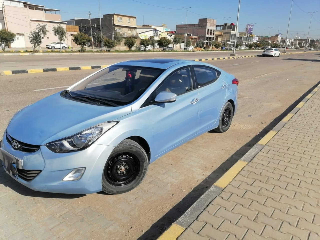 السلام عليكم النترا 2013 فول مكفوله مكينه ١٨٠٠ السياره بدون أرقام راعيها ميت تسجل قاصرين قرصها موجود بل الحاسبه أوراقها كامله اي استفسار الاتصال ع الرقم ***********
