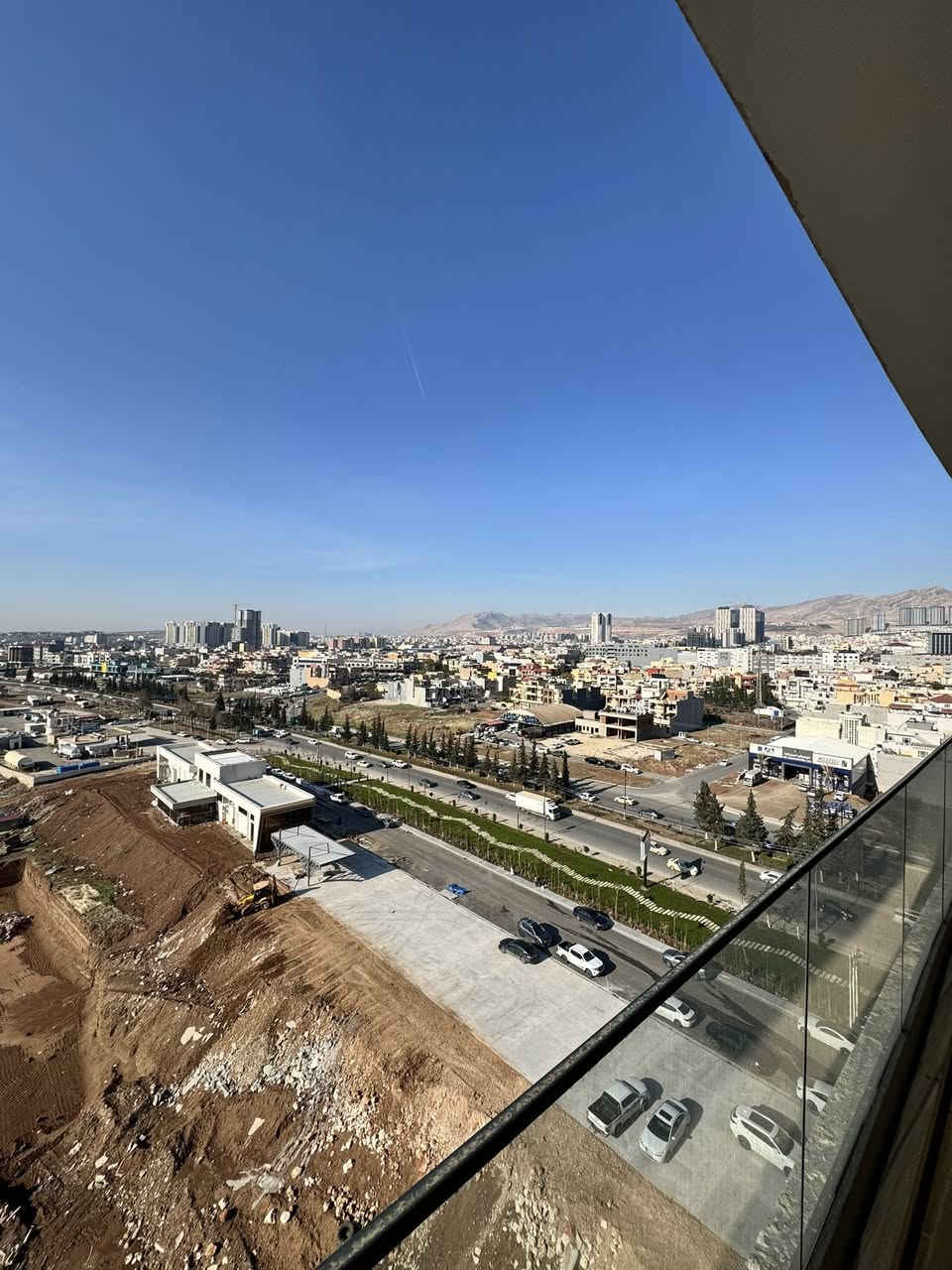 ⁨	⁨	شقة للبيع في مجمع
‏/ Prime View / بحالة ممتازة و بموقع و واجهة مميزة

السعر / 9 دفاتر و 25 ورقه و مجال

‼️ اذا كنت ترغب في بيع شقتك يمكنك التواصل معنا على الارقام التالية 

مجمع / Prime View / دهوك
الطابق / 9
المساحة / 144 م

 غرف نوم عدد 2 /  استقبال /  مطبخ /  صحيات / بلكونة
 

‏‎‏‎للاستفسار الاتصال على 
‏‎‏‎مكتب VIP للعقارات / دهوك 

*********** /  *********** 

‏‎‏#realestate #duhok #عقارات #explore #viral #fyp⁩⁩
