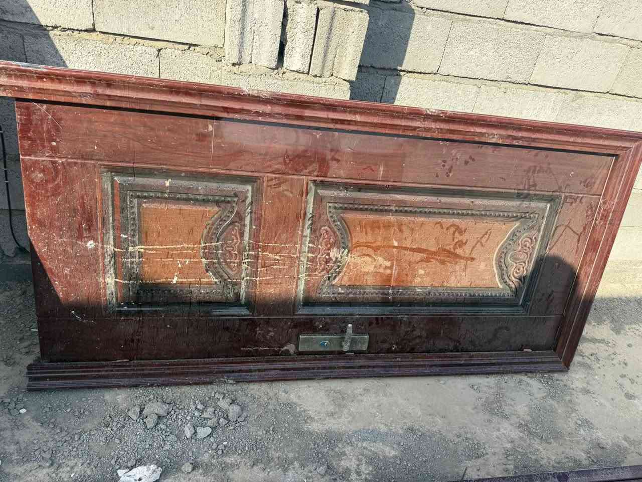 باب سياج مع باب قاصه خارجي مع ثلاث باب قاصه غرف للبيع المكان الضلوعيه الناحيه  للاستفسار عن السعر الاتصال ‭٠٧٨٢ ٨٣٠ ٥٤١٩‬
