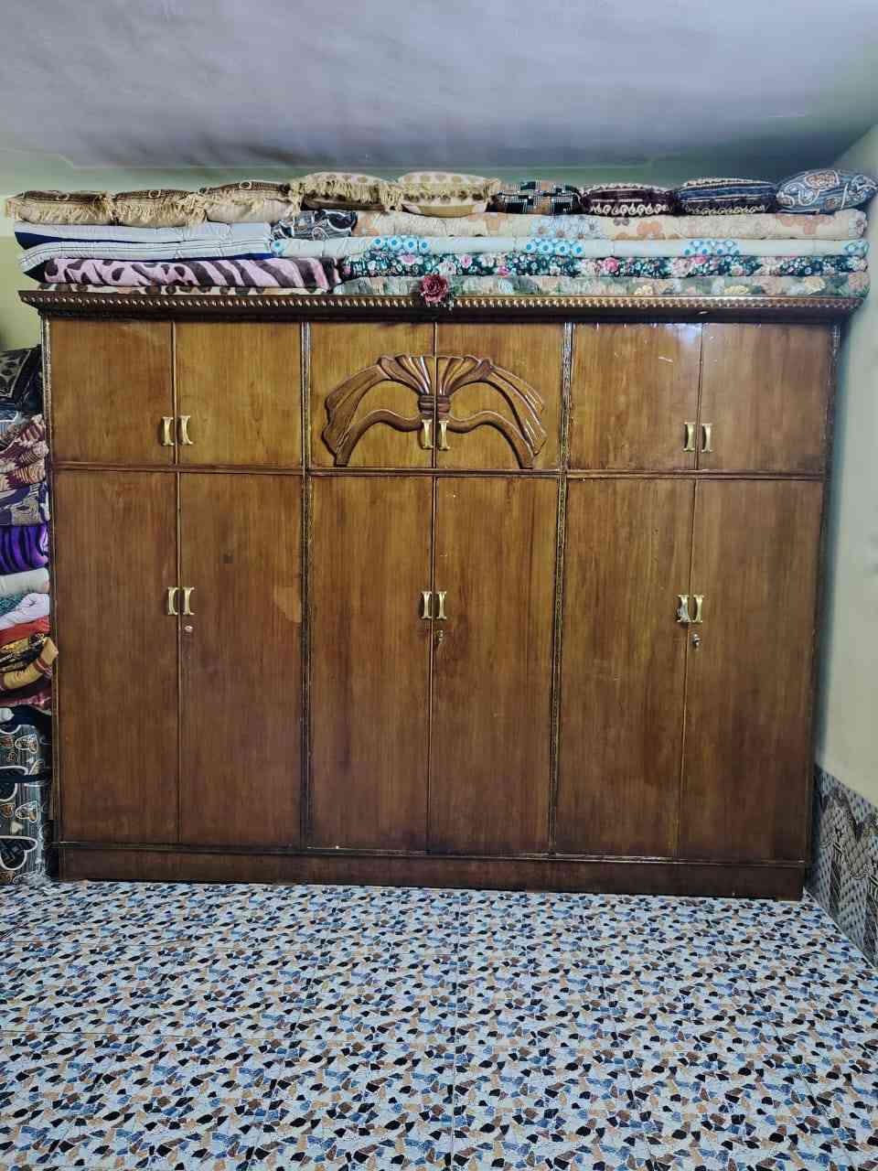 كنتور حطاطه للبيع 6 بوب قاطين
جديد للبيع السعر 350 وبي مجال 
المكان ناحية الفرات زويه 
هـ/***********
