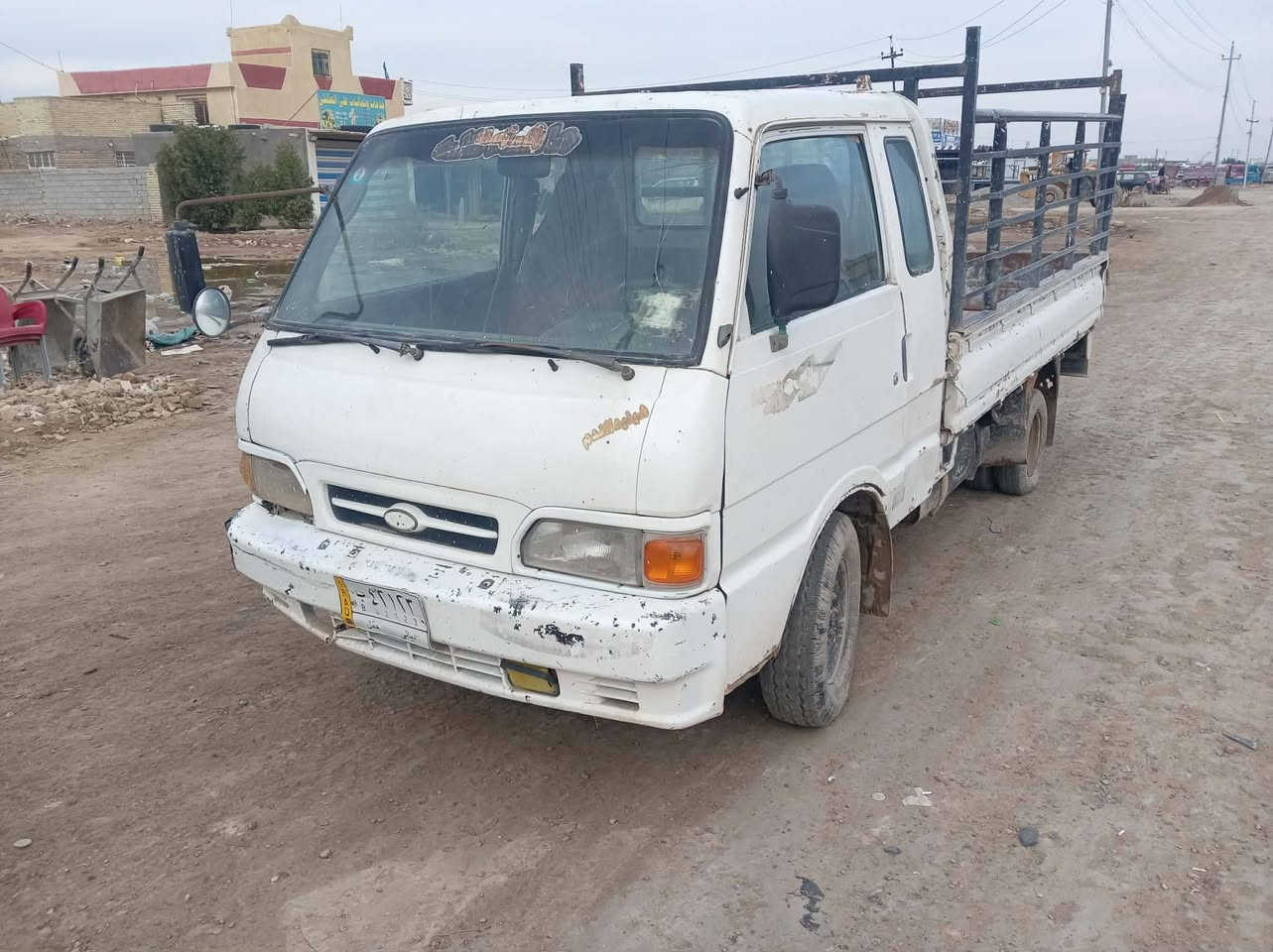 الله سلام عليكم لبيع كيه بنكو موديل1996سياره مكفوله كشر وشاصي رقم ديالئ انكليزي باقيه عل استلام هزه جديده سياره خير من الله تخم تاير سعر 47وبيه مجال مكاني بغداد النهروان رقم الهاتف ***********
