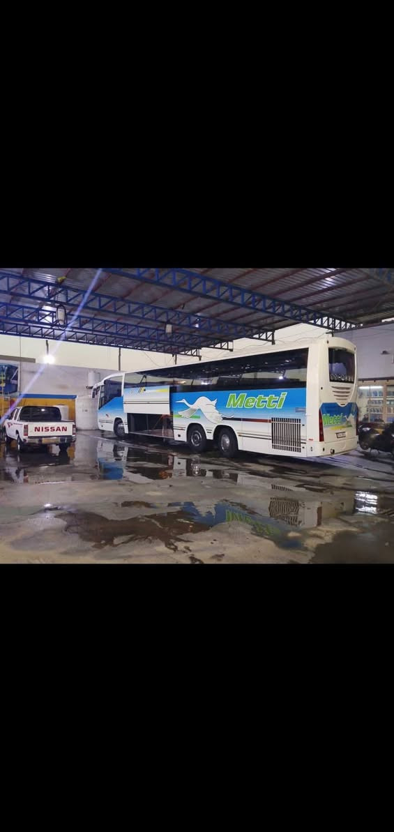 سكانيا ٢٠١١ اصل رقم انكليزي مداور سياره مكينه وحش كير ماسحه تخم تاير حداديه ٦١ نفر للبيع او مراوس لاتصال على رقم ***********
