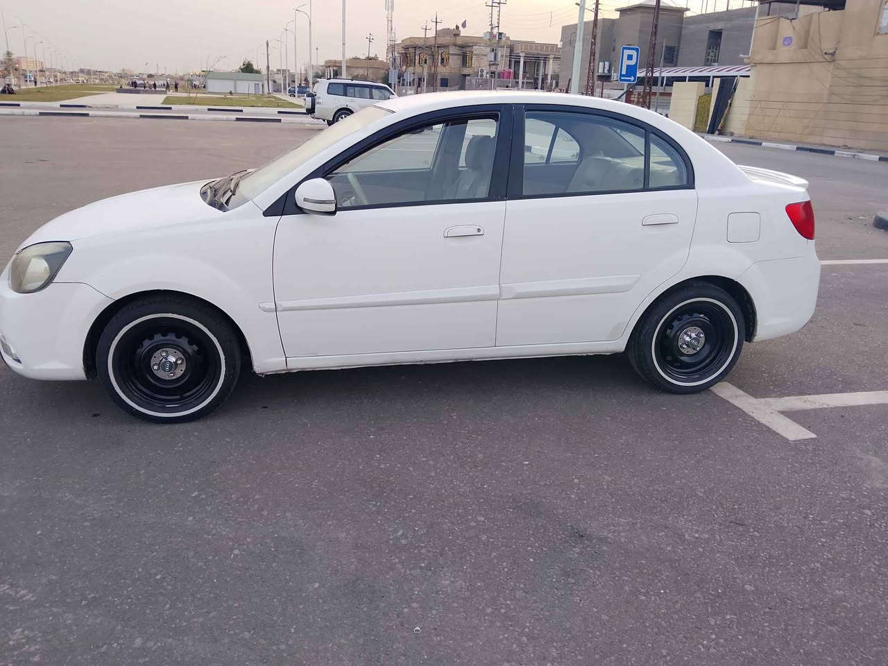 سلام عليكم سيارة كيه ريو لبيع مديل 2012 مكفوله من ضربه صبغ وتبديل ولعيب شرعي جاهزة من كلشي مكينه كير وحداده خير من الله تبريد تخم تاير رقم بصره سنويه جديدة رقم نكليزي سعر 87 تواصل على الرقم *********** البصرة, العراق
