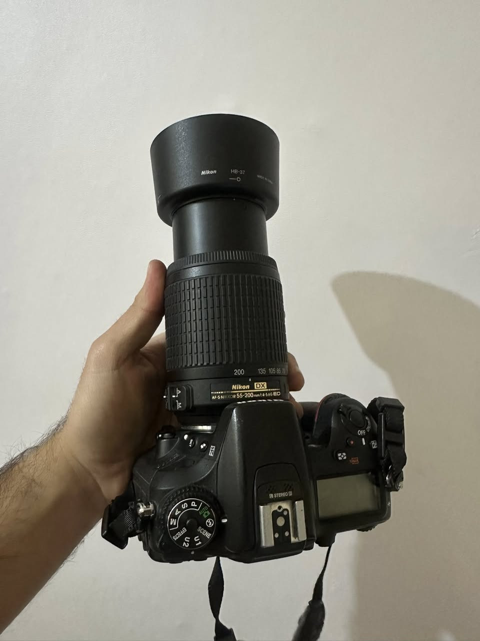 للبيع نيكون D7100 مع عدسه 55-200 وهود وحقيبة وحزام ورام
*********** واتساب
