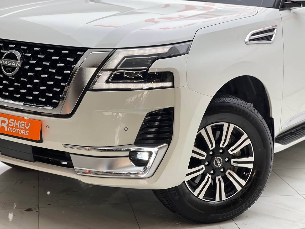 Nissan Patrol 2020 
نيسان باترول ٢٠٢٠

مواصفات SE(كامرة خلفية-فتحة سقف-ابواب و تشغيل بصمة-مقاعد جلد و كهربائية)٧راكب

مكينة 6 سلندر تنفس طبيعي
نظام دفع رباعي 4x4
ماشية 57,000 كم فقط و بحالة جداً ممتازة

السيارة كفالة عدى مكان pdr صغير  
السيارة كلش حلوة و نظيفة 

السيارة رقم دهوك الدولي سنوية جديدة
مكفولة من كير و محرك و كهربائيات

و ب سعر(415$) ورقة و بيها مجال

مكان السيارة

دهوك -معرض ارشف R-Shev
رقم51 من معارض التيرمينال 

***********
*********** دهوك, العراق

