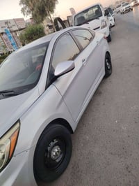 هيونداي اكسنت وارد امريكي كلين صبغ دعاميات سنه الصنع 2016. على مواصفات...