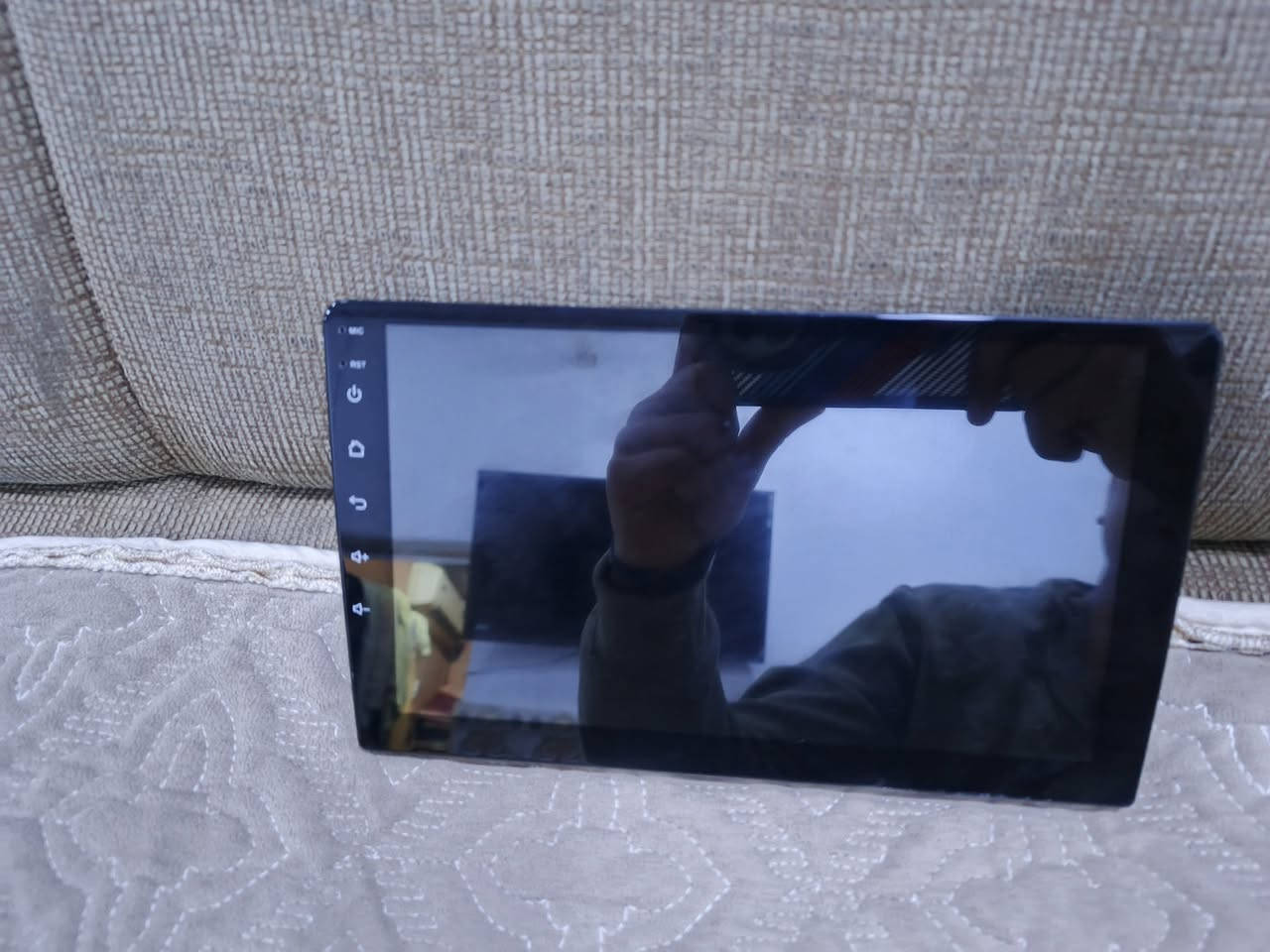 سلام عليكم
شاشه سياره لمس جاهزه
 مجهزه استعمال خمسه ايام فقط
للبيع المكان البصره الهارثه 
السعر 75 وبيها مجال
الرقم: ***********
