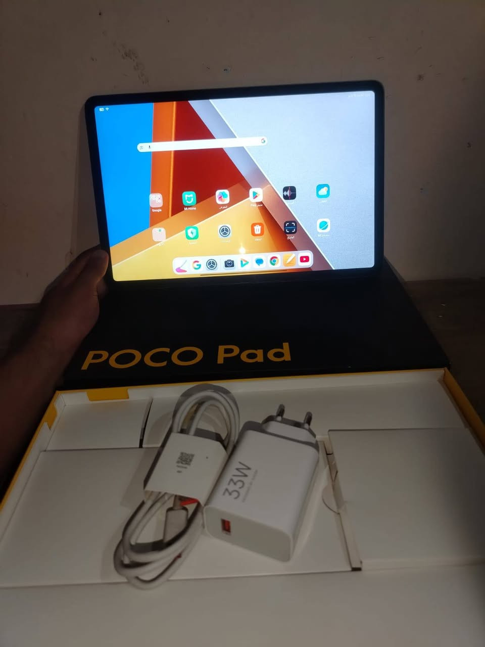 للبيع POCO Pad 8+256GB
السعر خاص :  

*المواصفات:*
- *الذاكرة*: 8GB رام + 256GB تخزين، تخزن ملفاتك 4 سنين مرتاح
- *الشاشة*: 12.1 إنج 2.5K 120Hz - أكبر وأسرع شاشة بهالفئة. ممتازة للدراسة والـPDF واليوتيوب
- *المعالج*: Snapdragon 7s Gen 2 قوي، يشغل كلشي بدون لگ
- *البطارية*: 10000mAh وحش. استخدام يومين شغل متواصل
- *الصوت*: 4 سماعات ستيريو Dolby Atmos صوت سينمائي
- *النظام*: HyperOS على أندرويد 14، محدث لآخر إصدار

الحالة: استخدام شهرين فقط . بي خدوش بسيطه جداً. البطارية 100% 

*الملحقات:*
مع الكارتون الأصلي + الشاحن السريع 33W + الكيبل الأصلي. كلشي وكالة. ويدعم قلم  POCO Smart  
مكاني: الديوانية حي الامين
للتواصل : ***********
توصيل موجود
