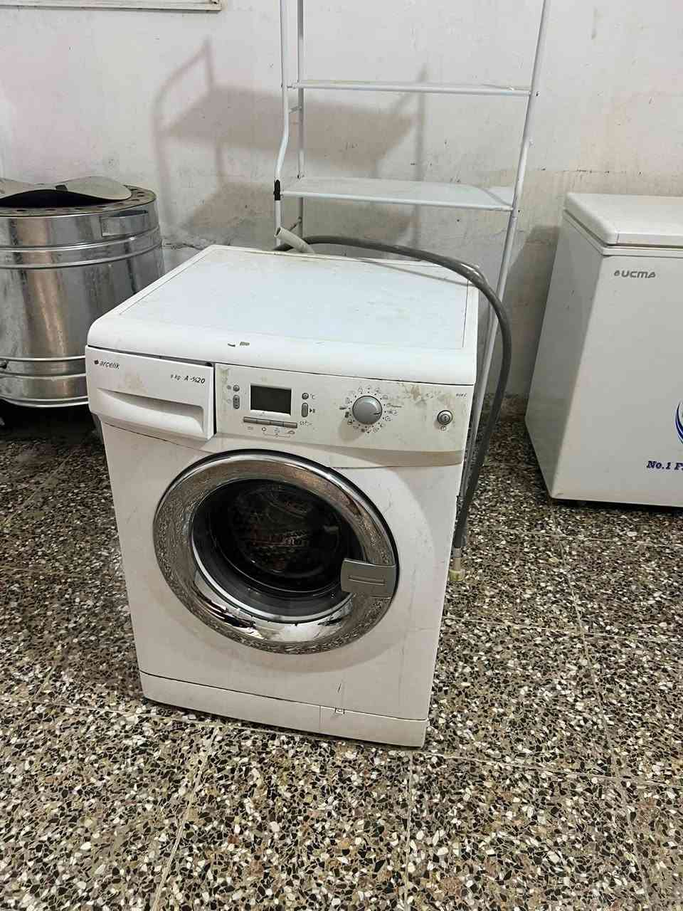 السلام عليكم غساله. للبيع  اوتماتيك شغاله كلشي مابيه نضيفه حيل سعره 150 مكاني بغداد مدينه الصدر ***********
