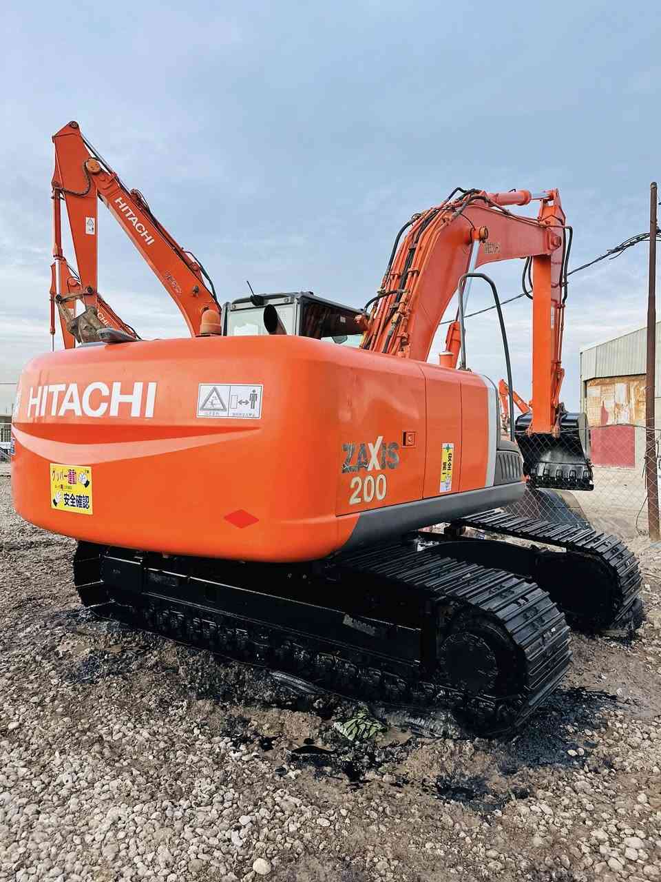 على بركة الله زت اثريه 2011 انجكتر اربعه سلندر صرفه 70 مشتغله 4800ساعه امسسه نقار كفاله عامه شرط صبغ ثكاله وحجل فقط العنوان بابل الشوملي معرض سيد ابراهيم 
***********
