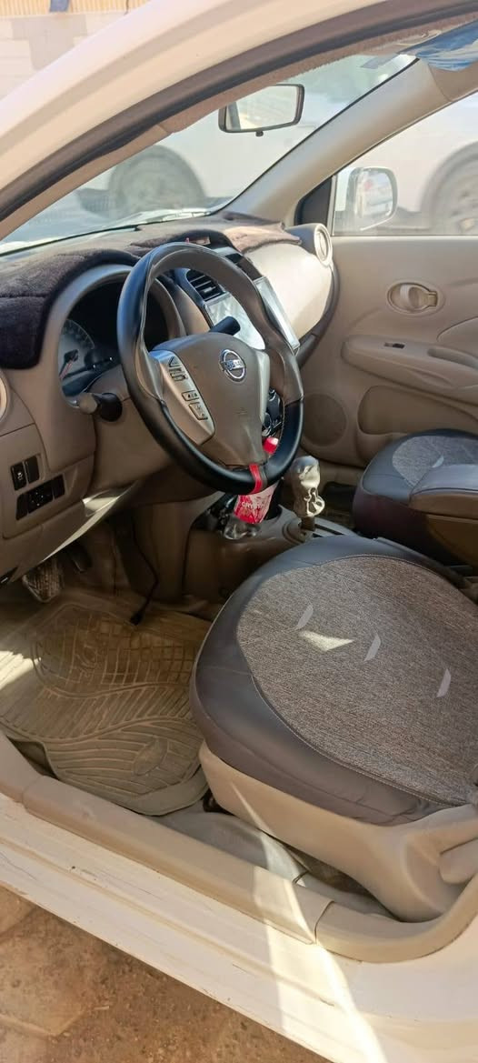 سلام عليكم اخوان 
نيسان صني  هندي 
موديل2018 الي بيه
ضربه بل جنطه ماواصله لسبير  وبيه باب  مال العبري الوره صوب سدر وبيه باردات بسيطه جدا بل بندي كير ومكينه وحداديه خير من الله
الشراي يراسلني عله رقم او يتصل وانه خادم ***********
السعر المطلوب 90 وبيه مجال حك جيه فقط لن سياره خير من الله
