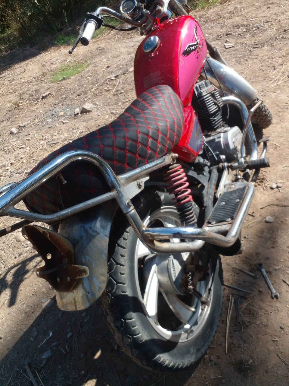 دراجه للبيع  جونده رقم وسنويه الرقم اسود السعر ٢٥٠ الف العنوان واسط النعمانيه الستفسار على ***********
