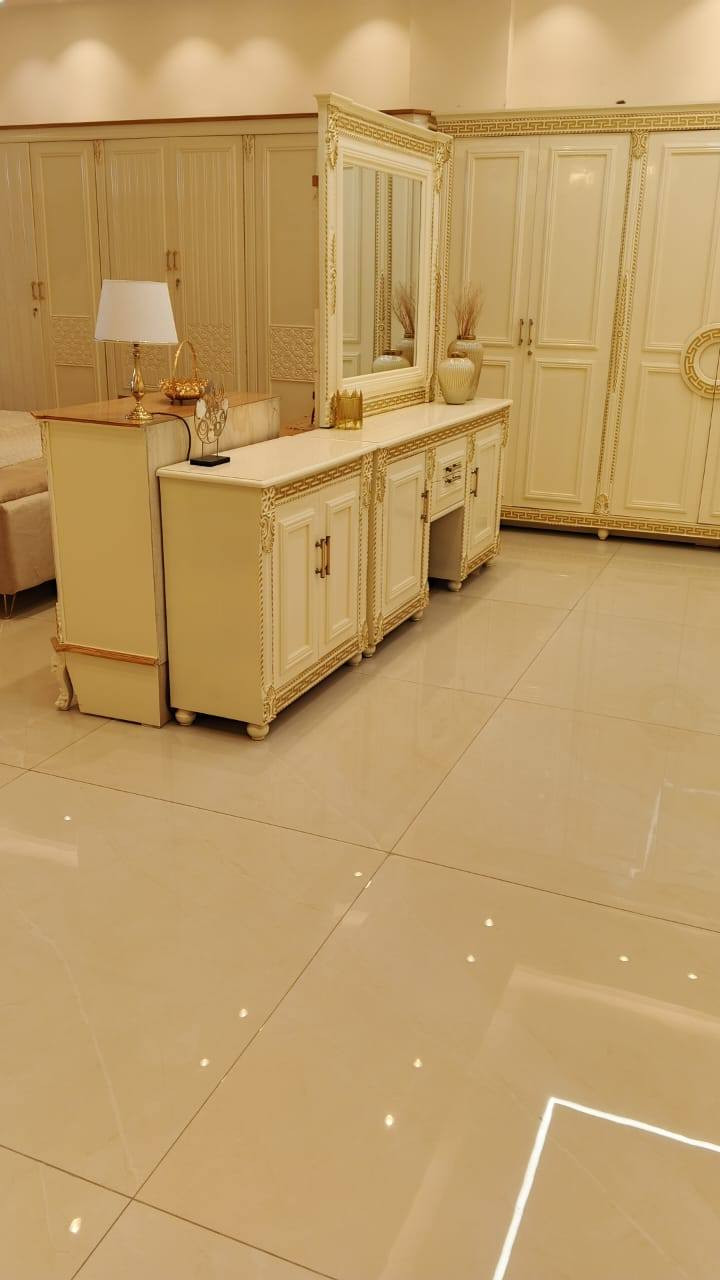 غرفة نوم نجاره عراقيه
درجة اولى

صبغ حراري درجه اولى اوف وايت مع تطعيم بالذهبي

الوجه معاكس 5ملم والداخل صاج طبيعي 💯

ارتفاع الكنتور مترتين و40 سم  الظهر جرجوبه شد براغي

القاعدة وسقف الكنتور 

عرض الكنتور 3 امتار و25 سم

والزاويه بأرتفاع الكنتور  

عرض الزاويه متر و5سم

السرير لوح 

مع طابوريه هديه🎁

مع مراية قيافة وشازلون مخزن

السعر..( مليونين و90)فقط

العنوان ..واسط قضاء النعمانيه قرب مستشفى النعمانيه العام 

#انتيكا_لغرف_النوم

 خدمة توصيل ..الى جميع محافظات العراق 
شامل والنقل والشد مجاناً

الإستفسار ..***********

***********
