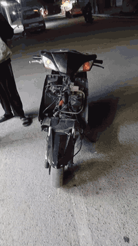 سلام عليكم 
دراجة سكنز فحل كتبريتر دراجة خير من الله ربع نكرة ليل نهار شتة صيف دراجة مجفتة جديد وع سحك مازدة موجودة وسبعة موجودة نواقصهة بجم السعر 350 البياع الرافدين *********** 
ملاحضةماعدة الصالنصة رجعت شديت البلاد
