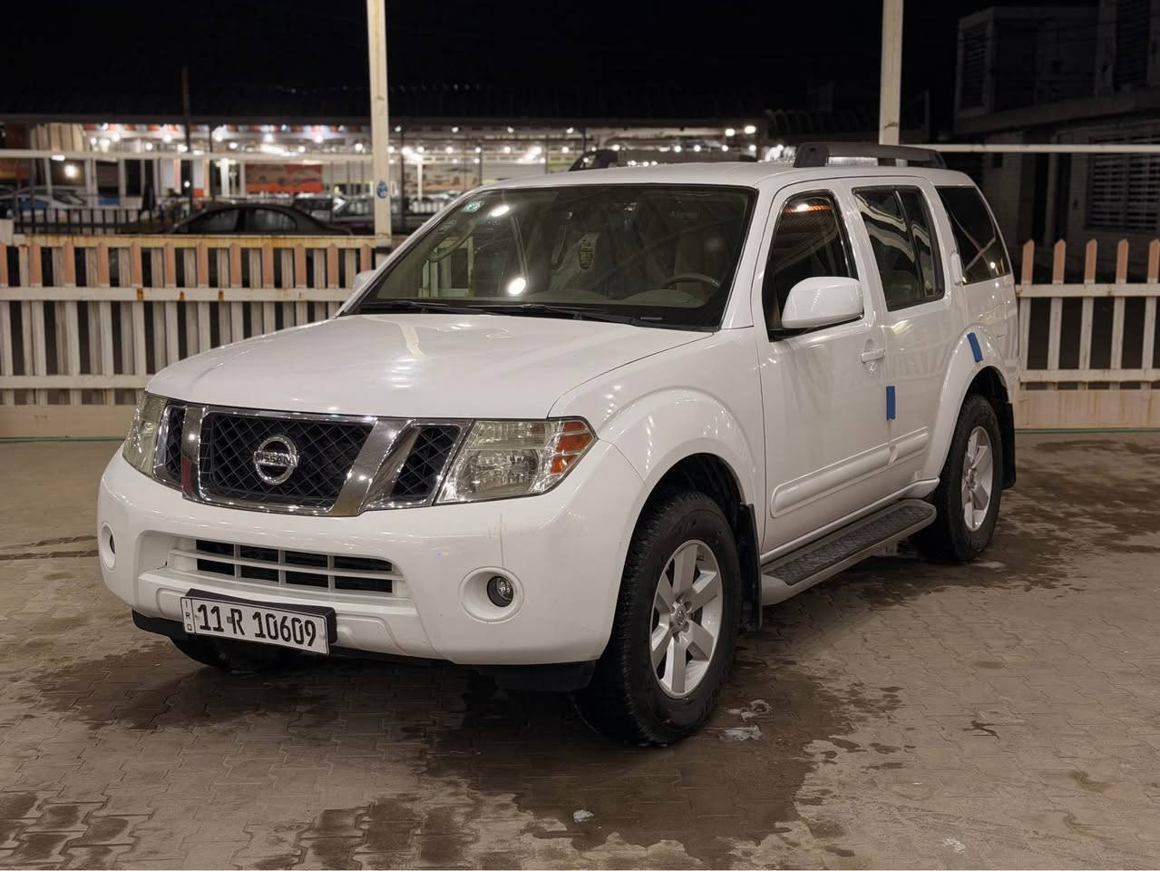 سلام عليكم 
نيسان بافندر 2012
مكينة 6 سلندر 4000 
3 قطع تبريد 
شاشة بلادي كامرة دوارة 
داخل بيجي تحكم ستيرن 
تخم تاير جديد ستوني شادة
مكينة وكير جاهزات ومكفولات
حدادية جاهزة 100‎% 
بيها صبغ نص جاملغ امامي فقط بدون دواخل
رقم بغداد دولي سنوية جديدة

السعر 120 وبيها مجال بسيط 
مكاني نجف *********** النجف, العراق
