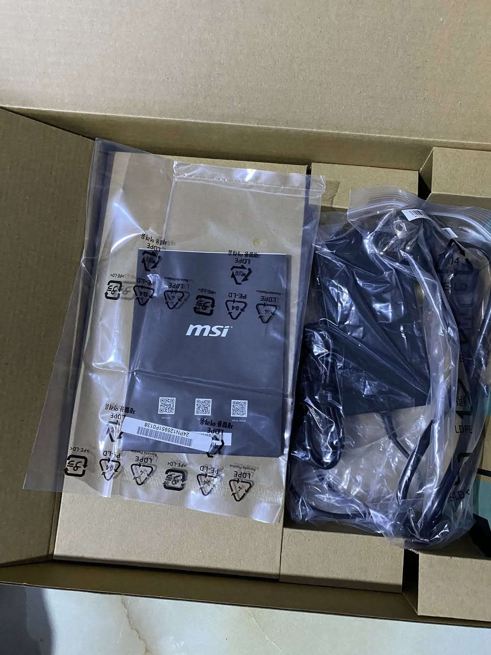 سلام عليكم 
لابتوب كيمنك msi  
اسمه Cyborg 15 A13VF اكتب هذه الاسم يطلعلك مراجعه كامله عنه 
مواصفات 

Translucent Black

15.6", FHD, Anti-Glare, IPS-level, 144hz

5AF

Intel Core i7-13620H Processor

GeForce RTX4060/8GB GDDR6

1TB SSD

DDR5 16GB(8GB*2)

WLAN+BT combo module

Free Dos

US-International

BTY-M492 11.4V 53.5Wh 3 cells

نضافه 99‎%‎ اذا مو 100 
كلش نضيف 
مكاني بابل اكو توصيل 10 الف 
هذه رقمي هم بي وتساب 
***********
سعر مليون و 250 الف وبي مجال قليل
