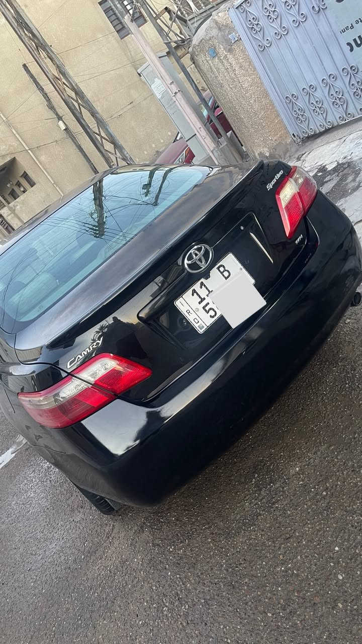 السلام عليكم  ( بيع فقط ) 
كامري 2007 وارد امريكي ضررهة بس بنيد بي طخة ومبدل نفس اللون 
السيارة ما بيهة صبغ بيهة قطع تبديل نفس اللون بلادي وبدون اي دواخل 
السيارة مواصفاتهة معروفة 
محرك 2400 / 4 سلندر ( وارد ياباني اني مبدلة ) مكفول من تنقيص وتبخير واي عطل 
كير جيد جدا 
دواخلهة قماش رصاصي كلش نظيفة 
شاشة اندرويد وكامرة خلفية دوارة 
لايت زنون عالي ناصي وسكن 
اشاير بالمري الجانبية
المراية الوسطية قلاب
بكلايت لد 
تايراتهة جدد  و ويل 16 
باتري جديد
عليها ادامة منظومة بانزين شلعتهة صاروخ 
و التبريد جديد ثلج 
الجام كلة عازل حراري 
 مكانهة دور الظباط / مقابل مجمع الروان السكني 
او البياع قرب المركز الصحي 
السيارة كلش نصبتهة حلوة وكاعدة 
السعر 105 وبيهة مجال للطيبين 
 *********** بي واتساب
